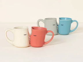The Kissing Mugs
